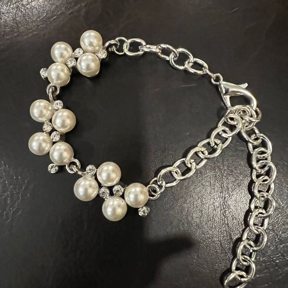 paparazzi Jewelry - Faux pearl rhinestone bracelet